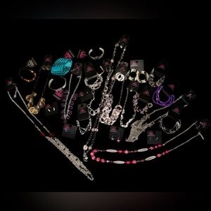 Paparazzi 25pc Jewelry Bundle